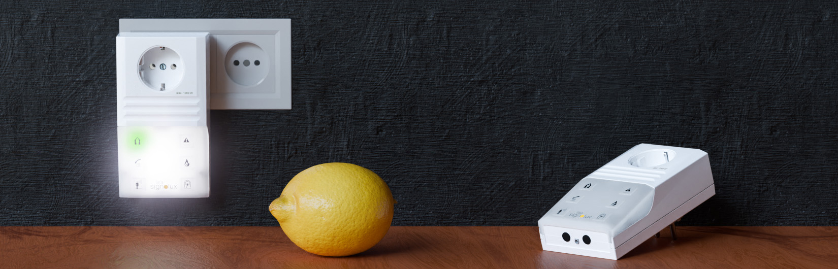 Flash lamp with looped-through socket banner